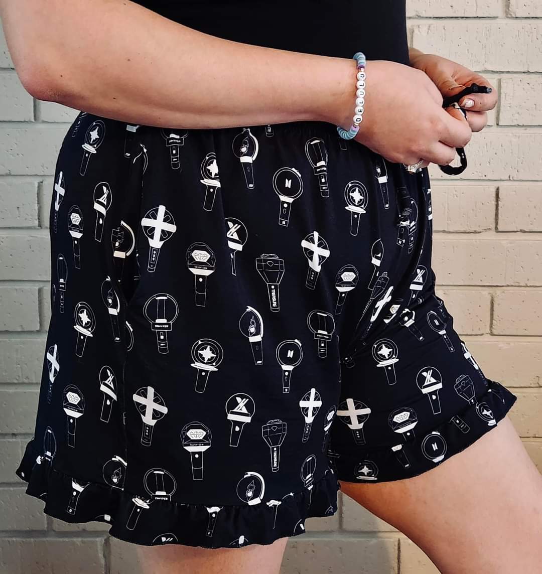 GET LIT Ruffle shorts
