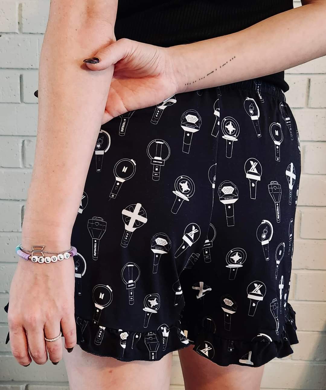 GET LIT Ruffle shorts
